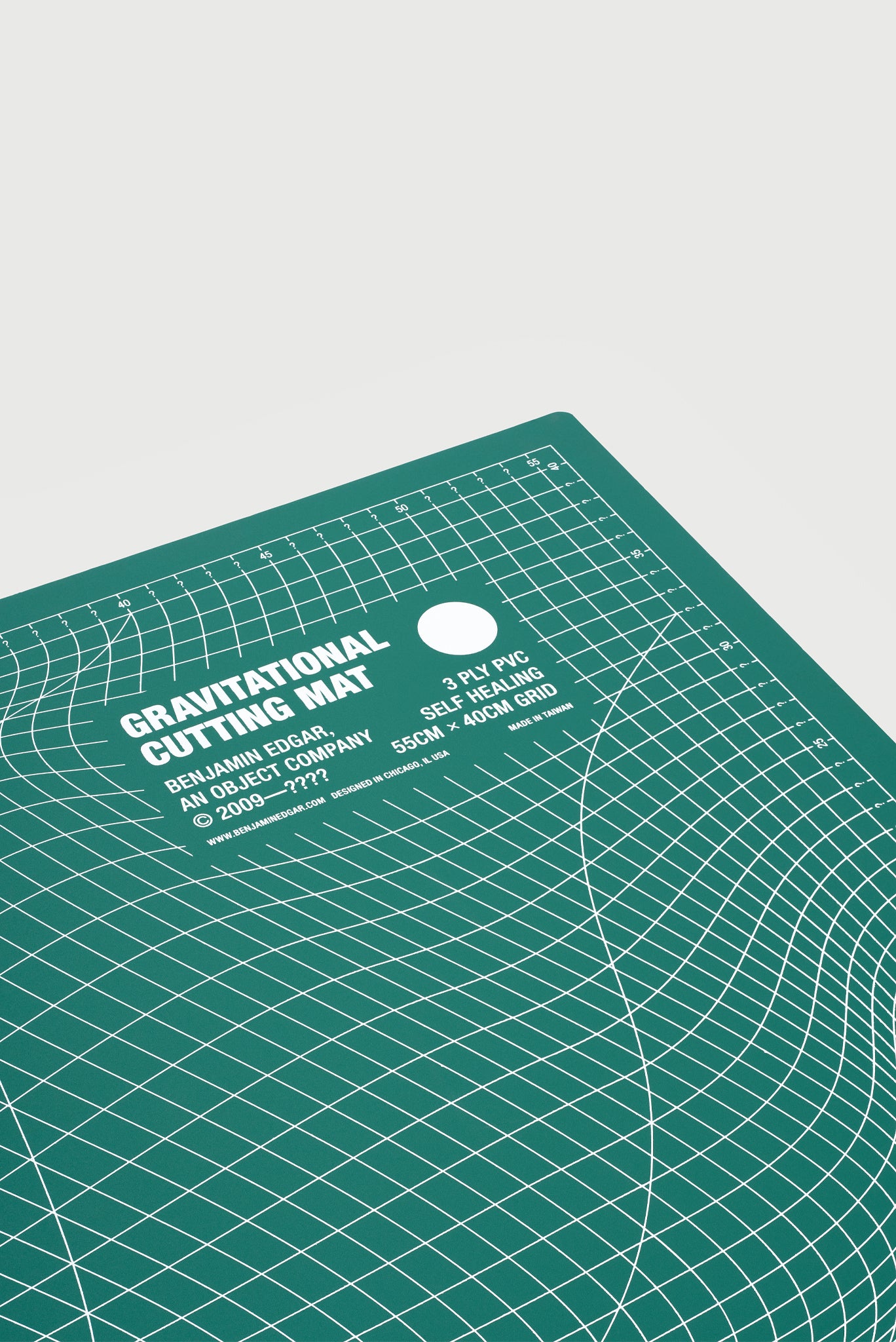 Gravitational Cutting Mat